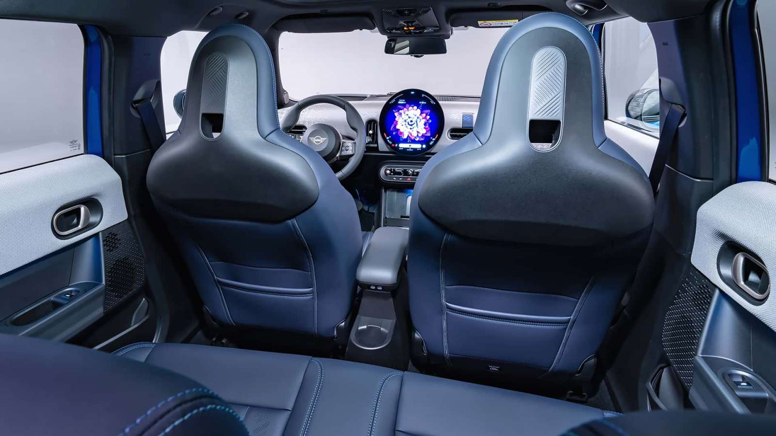 Ντεμπούτο για το 5θυρο MINI Cooper